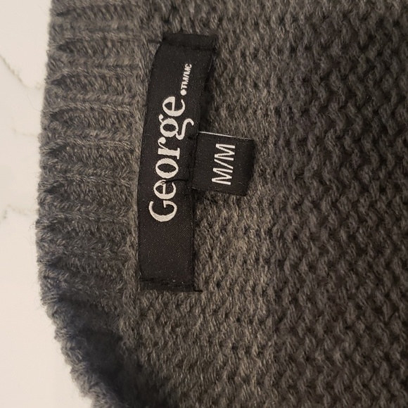 George Christ Sweater Santa Clause Men's Medium Grey Sequence Black Glasse - Picture 7 of 13